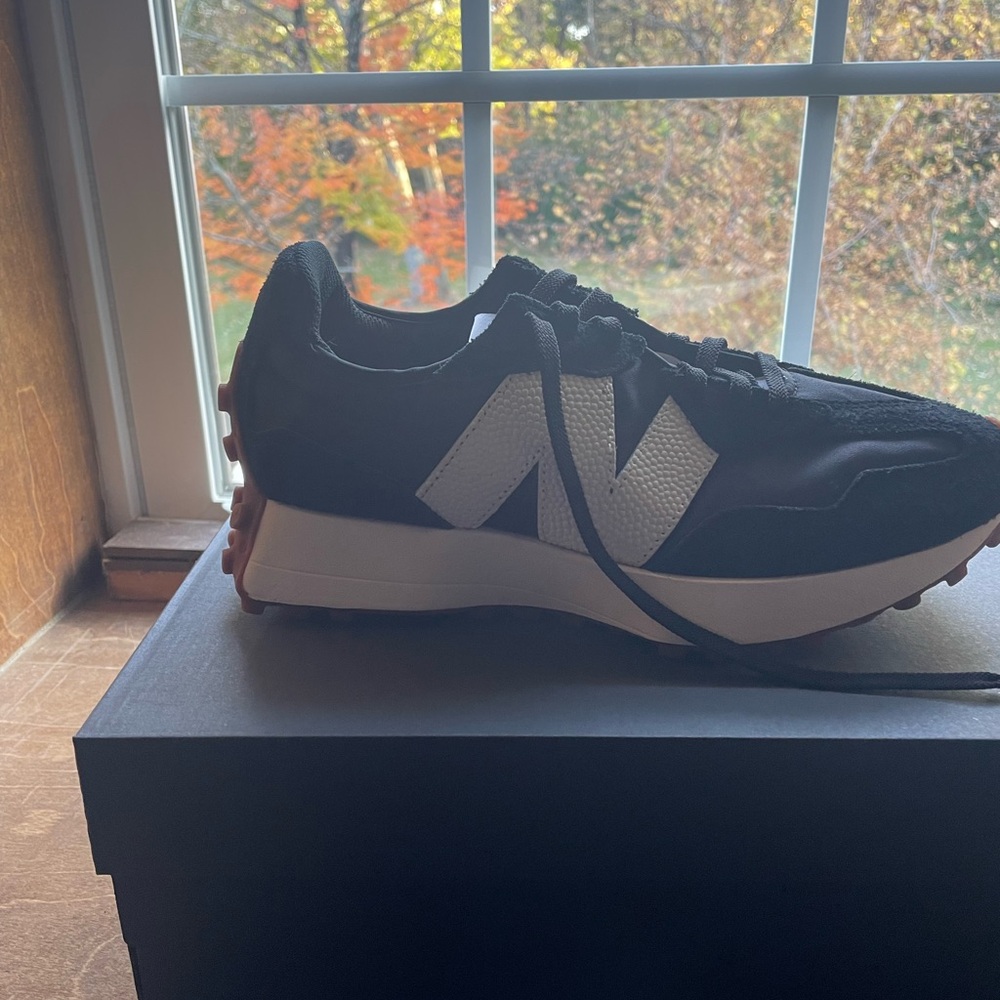 New Balance 327, brand new in box, size 8